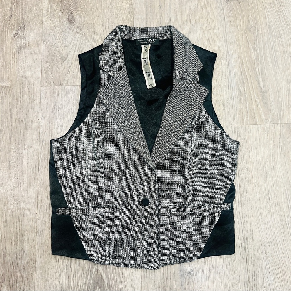 COSAE GV2 Gray and Black Tailored women Vest size S